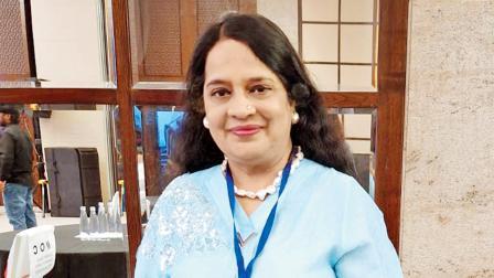 ડૉ. પલક મહેતા હોમિયોપૅથિક ડૉક્ટર છે, તેમણે ભરતનાટ્યમમાં PhDની ડિગ્રી પણ હાંસલ કરી છે