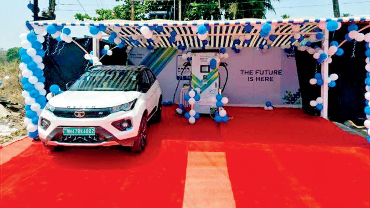 ૨૫ માર્ચે તાતા પાવરે નૅશનલ હાઇવે 48 પર મનોર પાસેની વિઠ્ઠલ કામત રેસ્ટોરાં ખાતે ૧૮૦ કિલોવૉટ ક્ષમતાનું અલ્ટ્રા-ફાસ્ટ EV ચાર્જિંગ સ્ટેશન લૉન્ચ કર્યું છે.