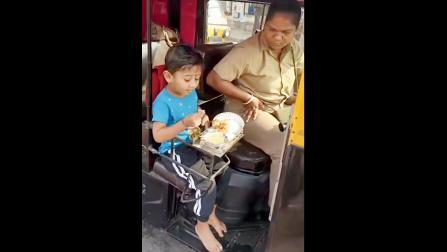 મહિલા ઑટો-ડ્રાઇવરે દીકરી માટે પોતાની બાજુમાં બનાવડાવી મજાની સીટ