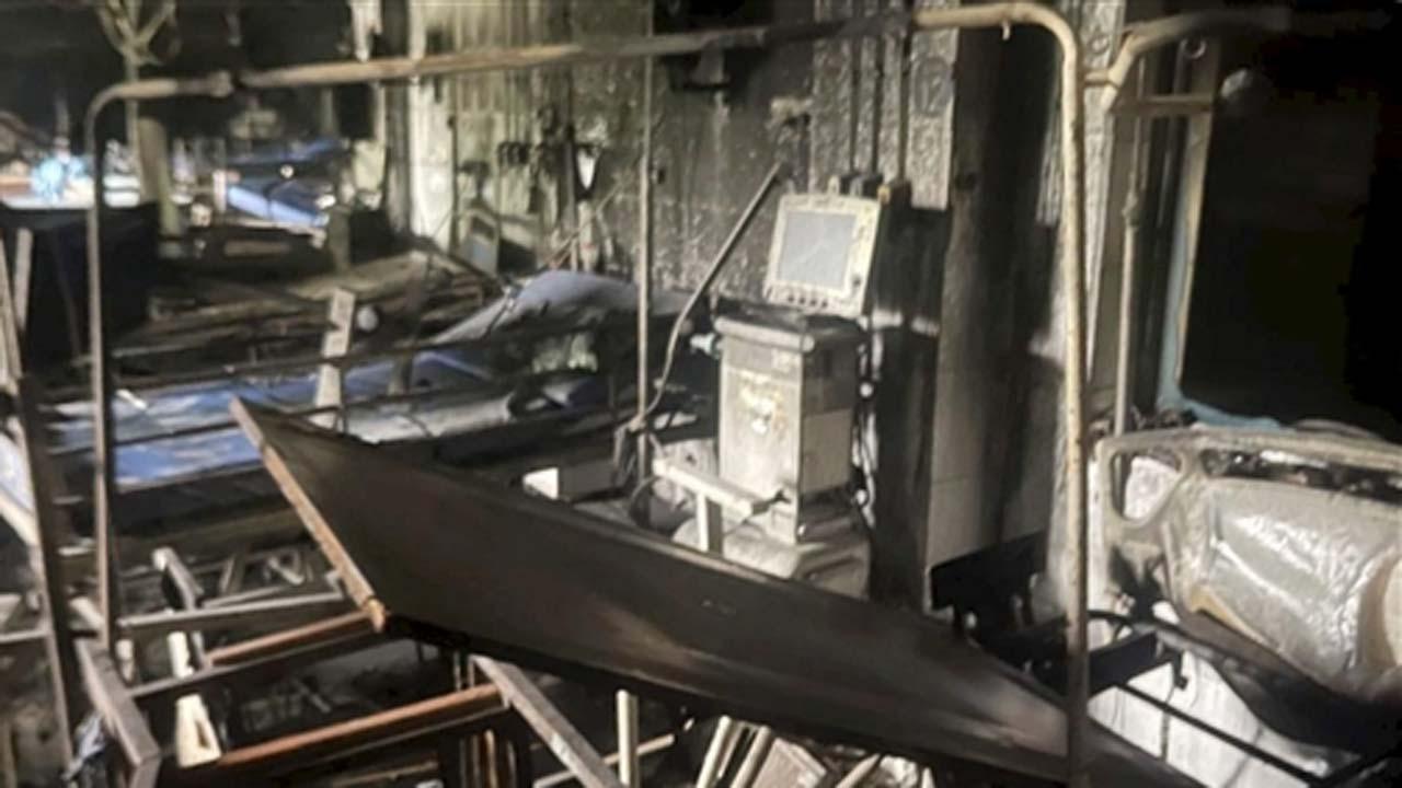 આગ લાગ્યા બાદ હૉસ્પિટલનો આઈસીયુ વિભાગ (તસવીર સૌજન્ય- પીટીઆઈ)