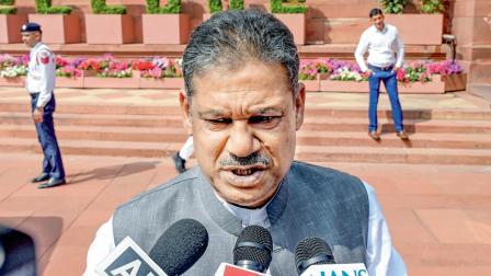 ભૂતપૂર્વ ક્રિકેટર અને તૃણમૂલ કૉન્ગ્રેસના સંસદસભ્ય કીર્તિ આઝાદ