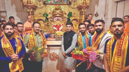 કોલકાતા નાઇટ રાઇડર્સે IPL 2026 માટે સિદ્ધિવિનાયકના આશીર્વાદ લીધા