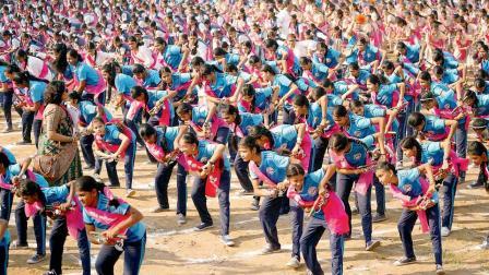 ડોમ્બિવલીમાં ૯૧૧૧ વિદ્યાર્થિનીઓએ લેઝીમના તાલે રચ્યો વિશ્વવિક્રમ