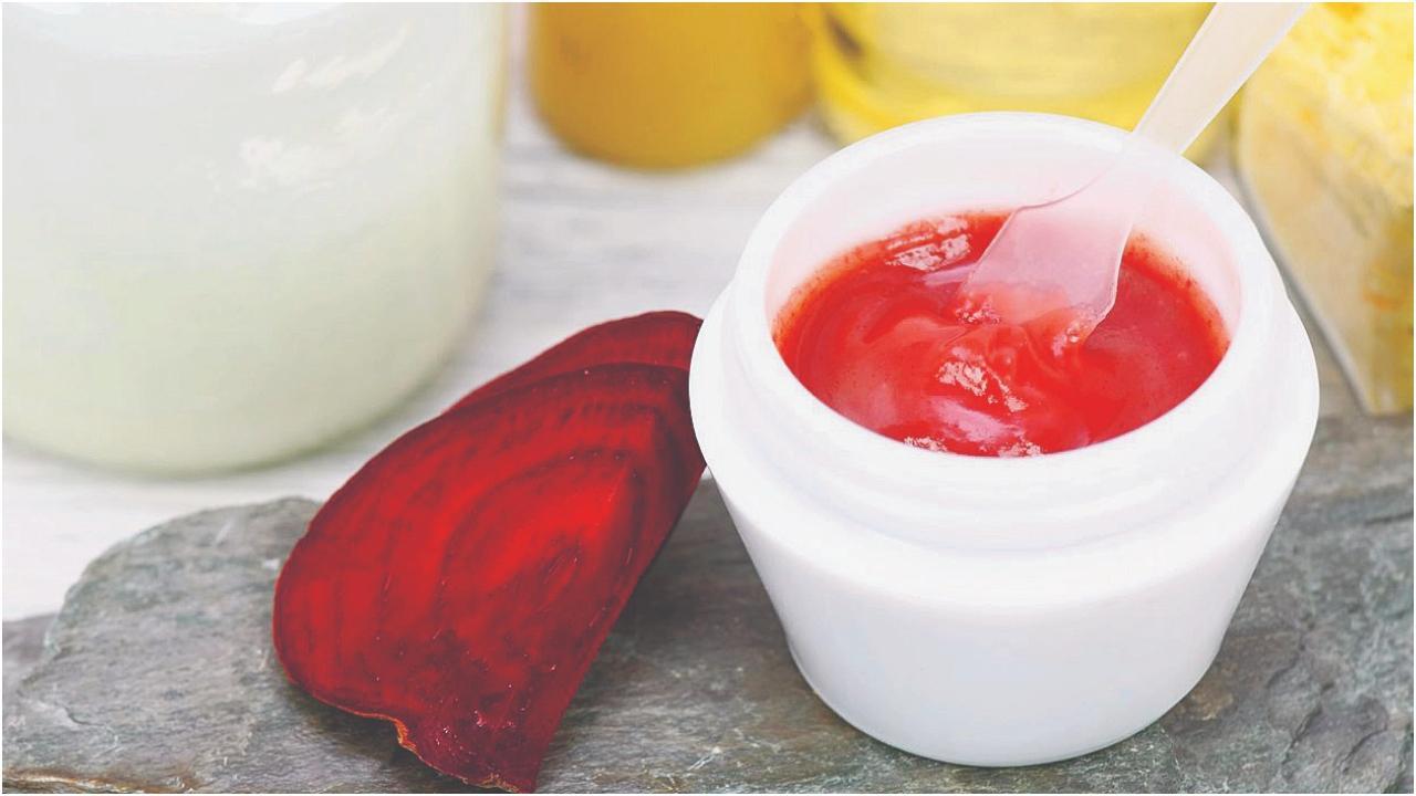 કુદરતી રીતે હોઠ ગુલાબી કરવાનો આસાન રસ્તો