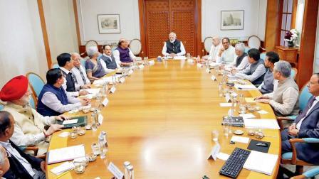  નરેન્દ્ર મોદીએ એવા સમયે હાઈ લેવલ રિવ્યુ બેઠક બોલાવી હતી જ્યારે વૈશ્વિક તેલબજારો અસ્થિર છે