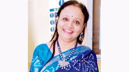 પ્રીતિ દવે કે. જે. સોમૈયા આર્ટ્‍સ ઍન્ડ કૉમર્સ કૉલેજના ગુજરાતી વિભાગનાં અધ્યક્ષ તરીકે કાર્યરત છે