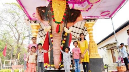 અસલી હાથી જેવો દેખાતો રોબોટિક હાથી છે