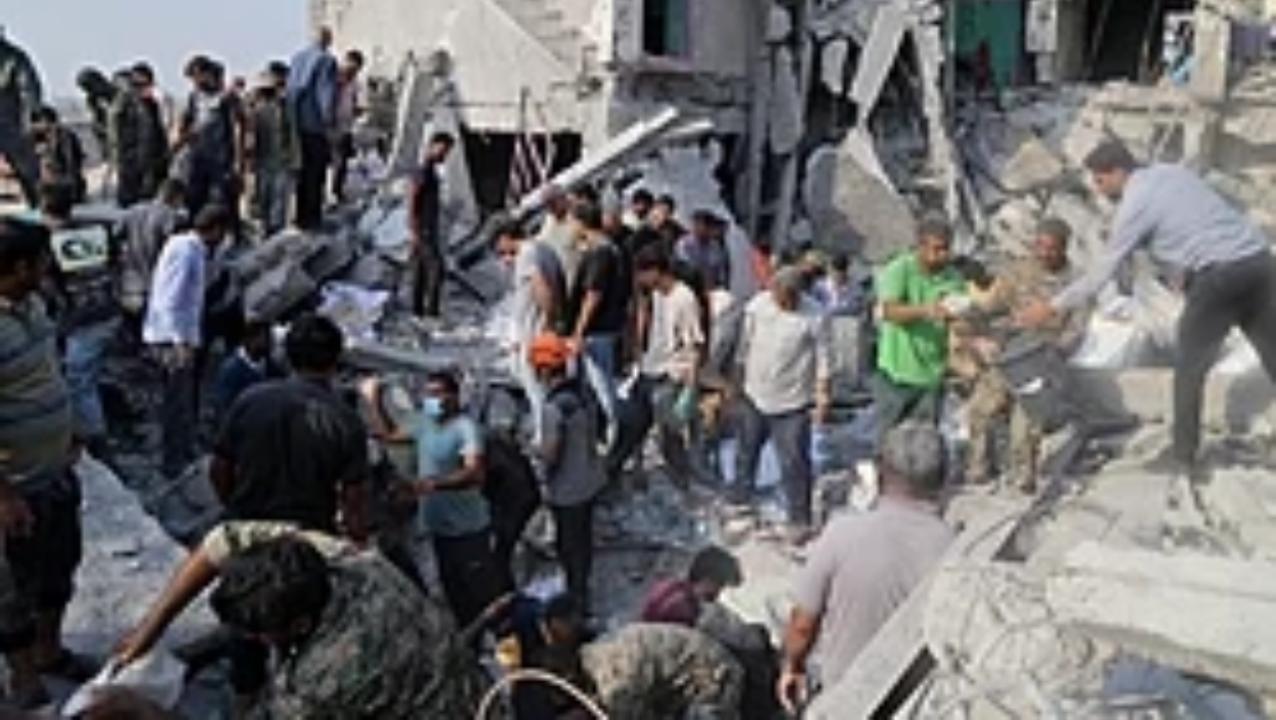 મિનાબ શહેરમાં આવેલી શજરાહ તય્યબેહ સ્કૂલ પર મિસાઇલ હુમલો થયો હતો