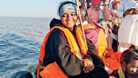 નર્મદા પરિક્રમા દરમ્યાન દ​ક્ષિણ તટથી ઉત્તર તટ તરફ જતી વખતે એક જ વાર નૌકાનો ઉપયોગ કરવામાં આવે છે.