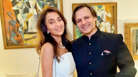 વિવેક ઑબેરૉય પત્ની પ્રિયંકા સાથે