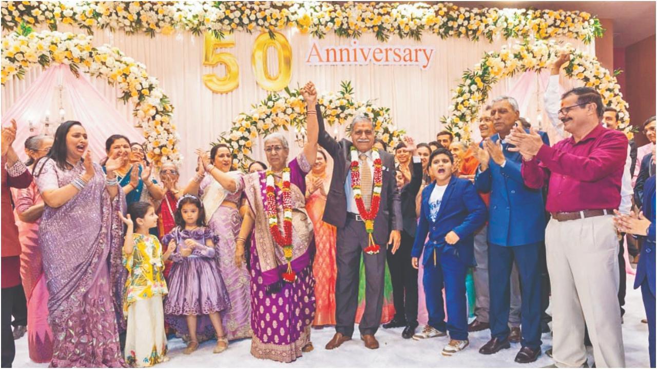 ૧૯૭૬ની પાંચમી ફેબ્રુઆરીએ વસંત પંચમીના શુભ દિને લગ્નગ્રંથિથી જોડાયેલાં ચન્દ્રિકાબહેન અને જયંતીભાઈએ તાજેતરમાં જ તેમના સફળ લગ્નજીવનનાં ૫૦ વર્ષ પૂર્ણ કર્યાં છે
