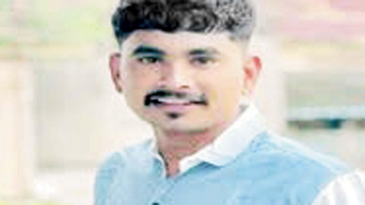આત્મહત્યા કરનાર રવીન્દ્ર મોરે.