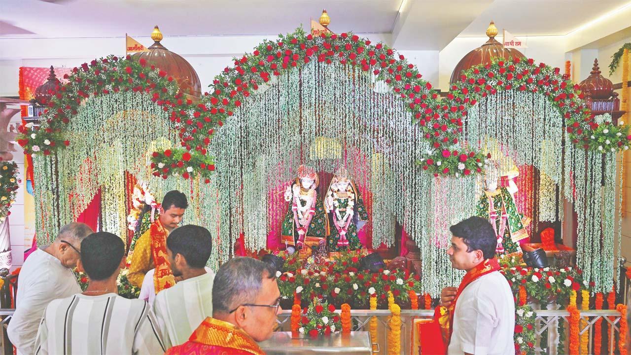 ભવ્ય શોભાયાત્રામાં સનાતન ધર્મની ઝલક
