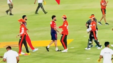 વિરાટ કોહલીએ ટ્રૅવિસ હેડને ઇગ્નૉર કર્યો