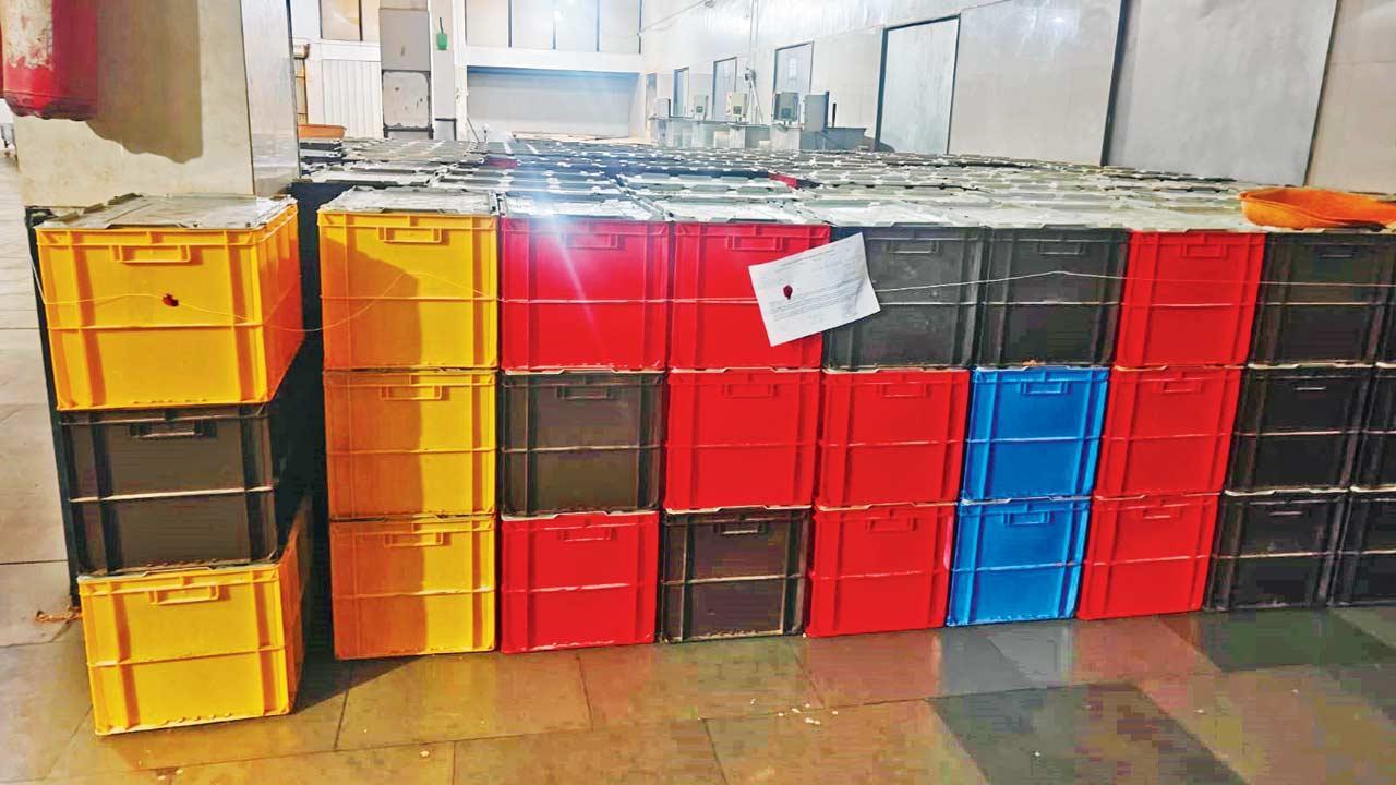 ભિવંડીના ગોડાઉનમાં કરવામાં આવેલી કાર્યવાહી.