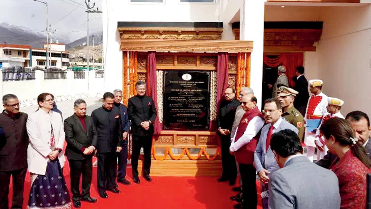લદ્દાખમાં દેશની સૌથી ઊંચી હાઈકોર્ટ બેન્ચ