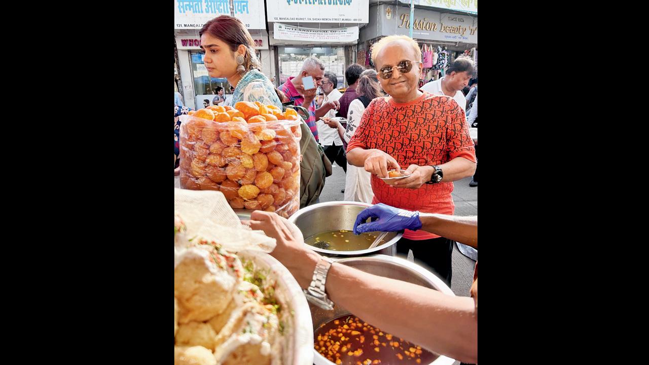 બે ધરમ ધક્કા, પછી ધરવ ધક્કો