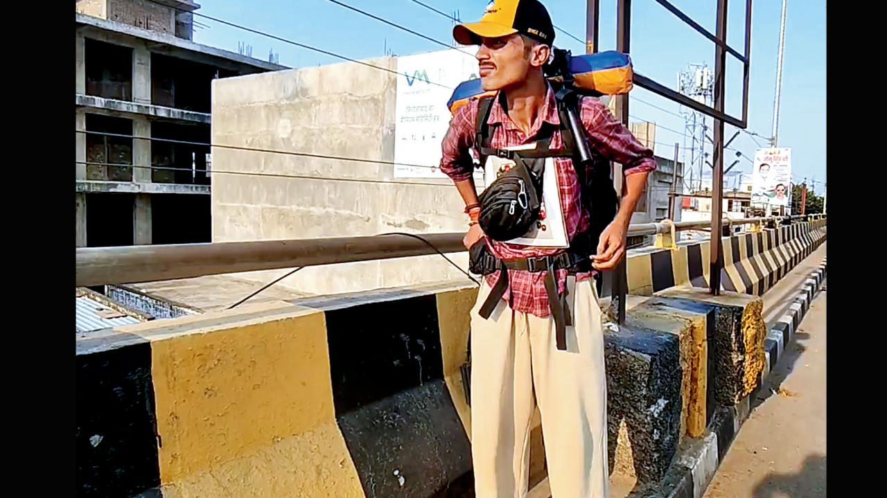 સંસ્કૃતિ જાણવા માટે ફરવા નીકળ્યો યુવાન