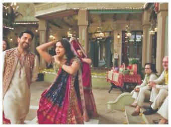 સૉન્ગ ‘ઝુમકા પટોલા’નો સીન