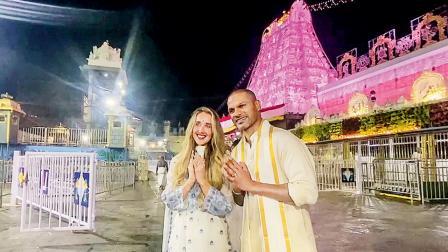 વિદેશી વાઇફ સાથે શિખર ધવનની ધાર્મિક વિઝિટ