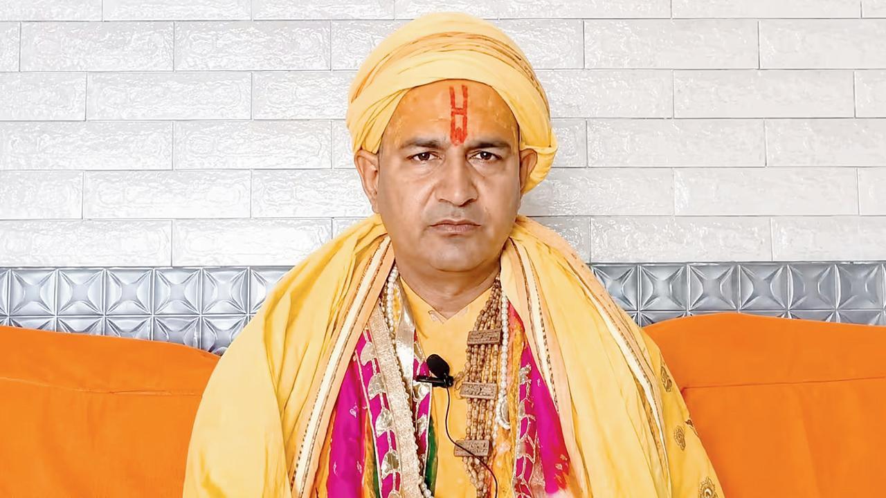 ફલાહારી બાબા