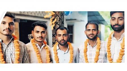પાંચ દોસ્તો એકસાથે કૉન્સ્ટેબલ બન્યા