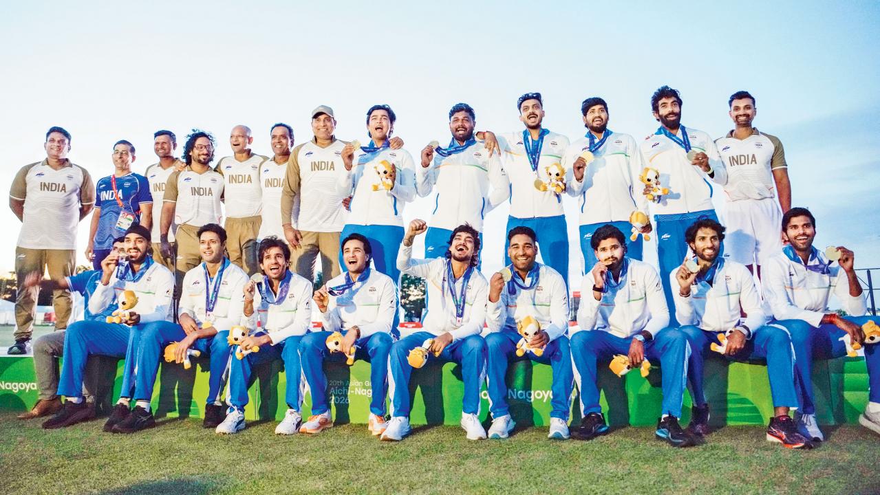 ગોલ્ડ મેડલ વિજેતા ભારતીય ક્રિકેટ ટીમ.