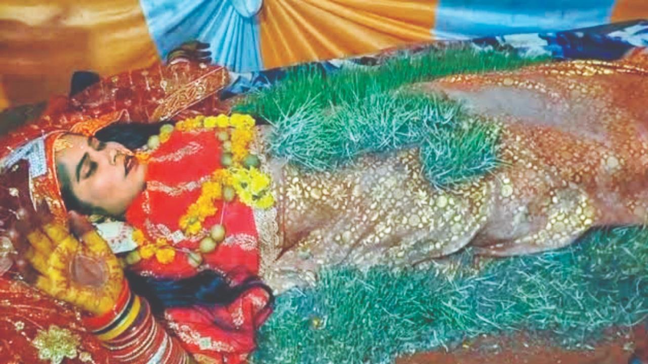 ભક્તે શરીર પર ઉગાડ્યા જ્વારા