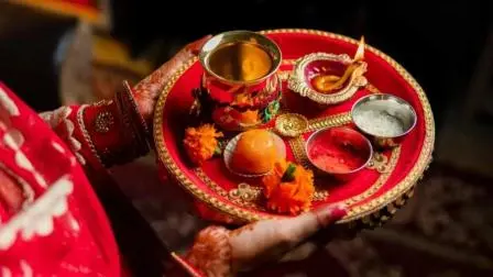 કરવા ચૌથ ૨૦૨૬ પર બની રહ્યો છે શુભ સંયોગ! કઇ રાશિઓના ભાગ્ય ખૂલશે?