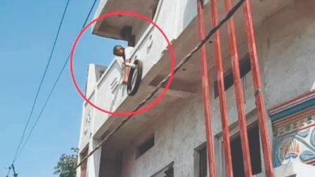 વાઇરલ વિડીયોમાંથી સ્ક્રીનશૉટ