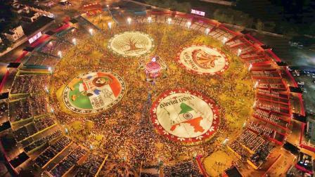 વડોદરામાં એકસાથે ૪૬,૮૧૮ કરતાં વધુ ખેલૈયાઓ ગરબે ઘૂમ્યા હતા.