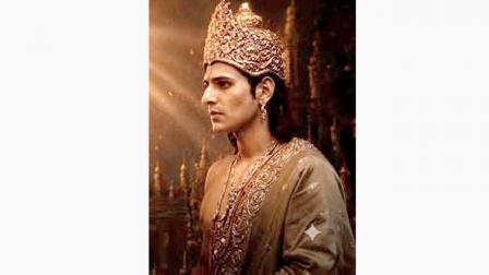 ‘રામાયણ’નાં ટ્રેલર અને ગીતોમાં નીતીશને જોઈને લોકોને લાગે છે કે તેનો ચહેરો કાર્તિક આર્યનને ઘણો બધો મળતો આવે છે.