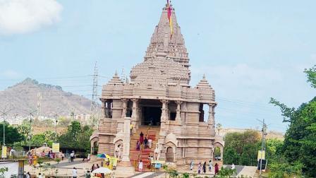 દ્વારકાના જગતમંદિરની પ્રતિકૃતિ સમાન વિરારનું શ્રી દ્વારકાધીશ મંદિર.