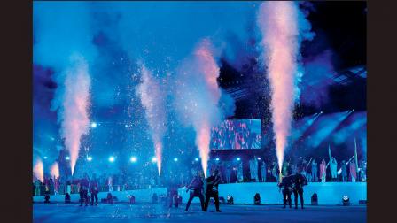 ગઈ કાલે એ‌શિયન ગેમ્સની ઓપ‌નિંગ સેરેમનીનો ભવ્ય નજારો.
