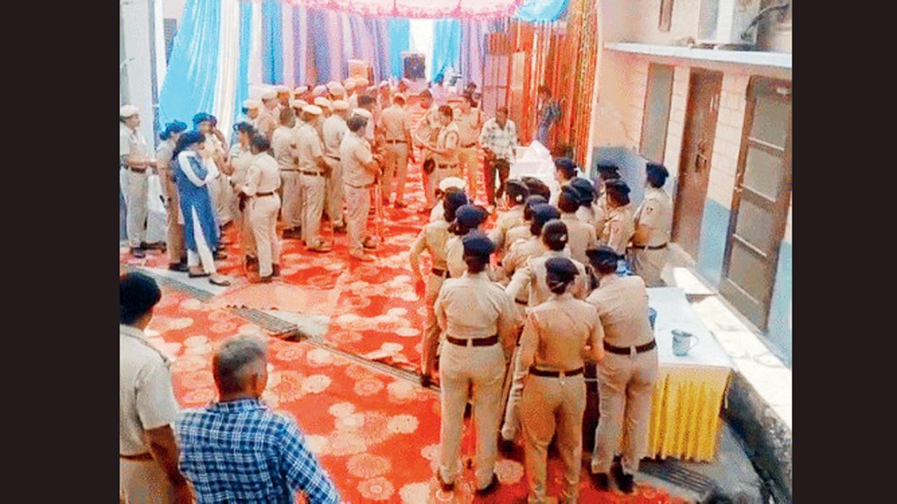 ટ્‌વિન દીકરીઓના નામકરણ માટે આવ્યો કુખ્યાત ગૅન્ગસ્ટર