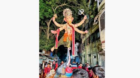 દારૂડિયા ટ્રક-ડ્રાઇવરે ટ્રૉલીને ટક્કર મારીને બાપ્પાની મૂર્તિ ખંડિત કરી