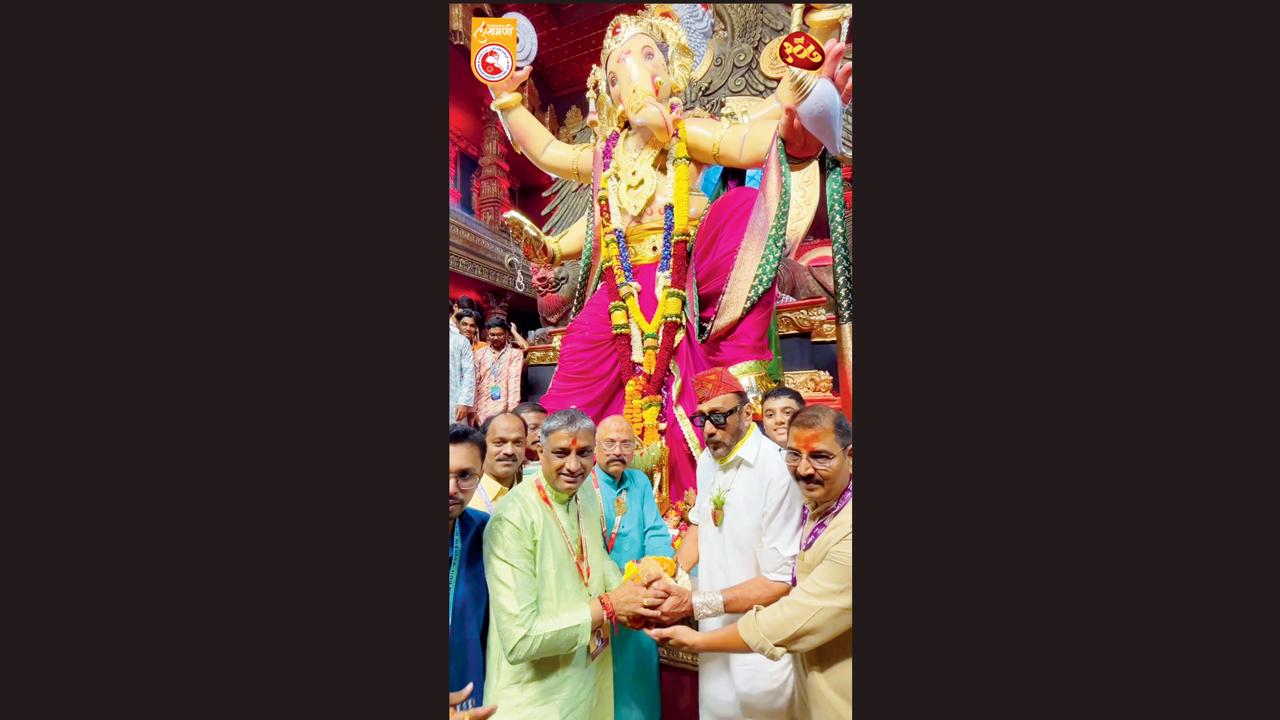 જૅકી શ્રોફે ચિંચપોકલીચા ચિંતામણીનાં દર્શન કર્યા 