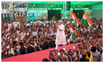 વડોદરામાં PM મોદીનો વિપક્ષ પર કટાક્ષ: ‘નારાજ ફૂફા’ બાદ સંભળાવી ‘જૂઠાણાની ગૂંજ’
