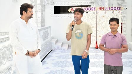 પરાગ શાહે ભિખારીવેશમાં પોતાને સમોસા અને બિરયાની ખવડાવનારા બે જણને સન્માનિત કર્યા