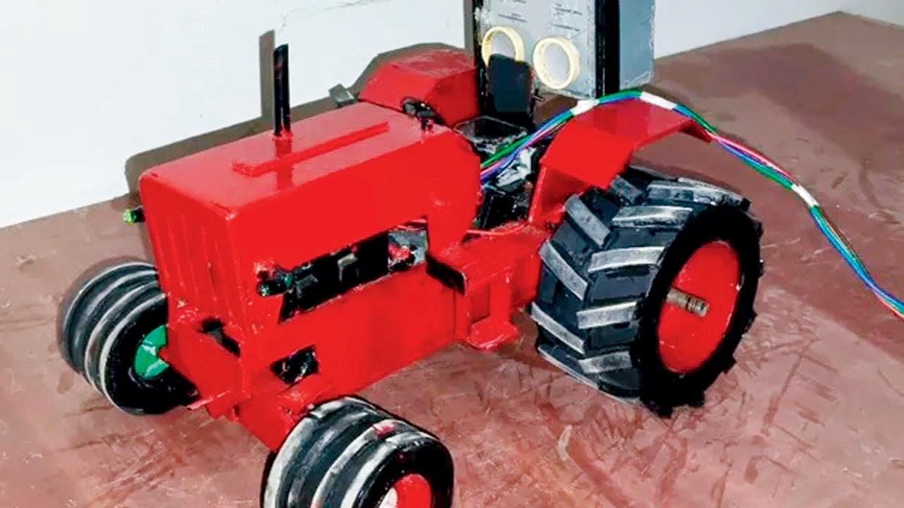રિમોટ કન્ટ્રોલ ટ્રૅક્ટર