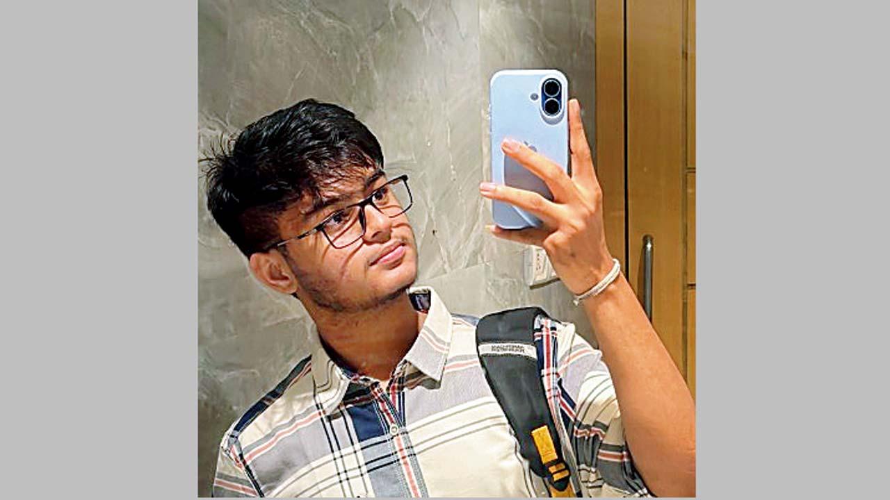 આત્મહત્યા કરનારો વિદ્યાર્થી સાહિલ વાકોડે.