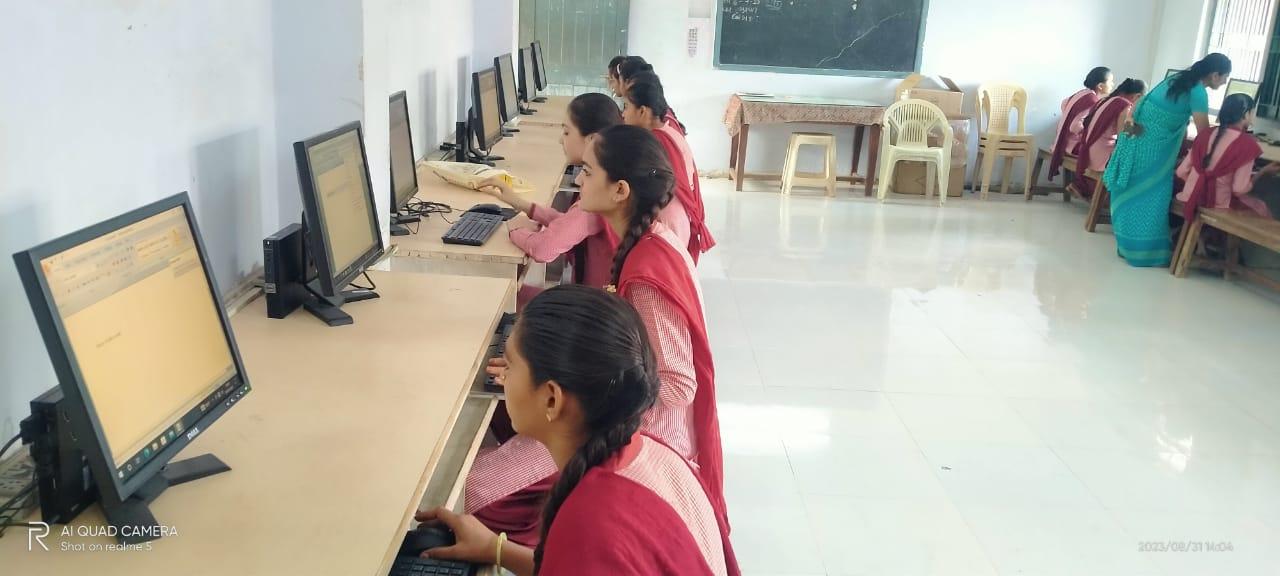 શેત્રુંજય યુવક મંડળની રક્ષાબંધનની અનોખી ઉજવણી પોતાની બહેનોને બે લાખનાં કમ્પ્યુટરની ભેટ