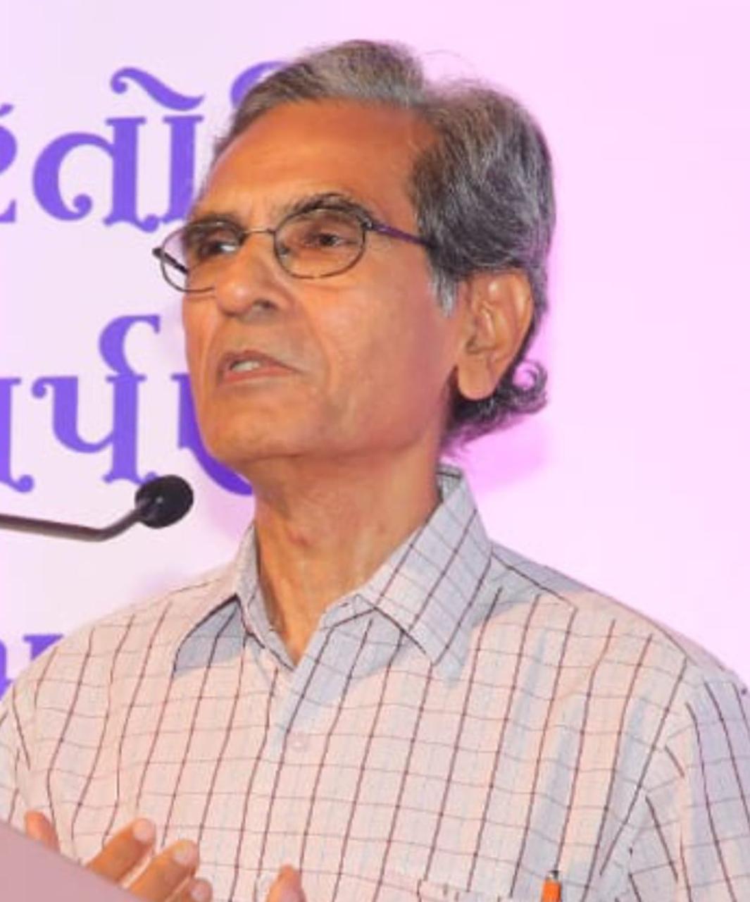 પ્રકૃતિનો પ્રદીપ સાહિત્યમાં : ઝરૂખોમાં કવિ નિબંધકાર પ્રદીપ સંઘવી પ્રકૃતિ અને સાહિત્યનું અનુસંધાન કરશે 